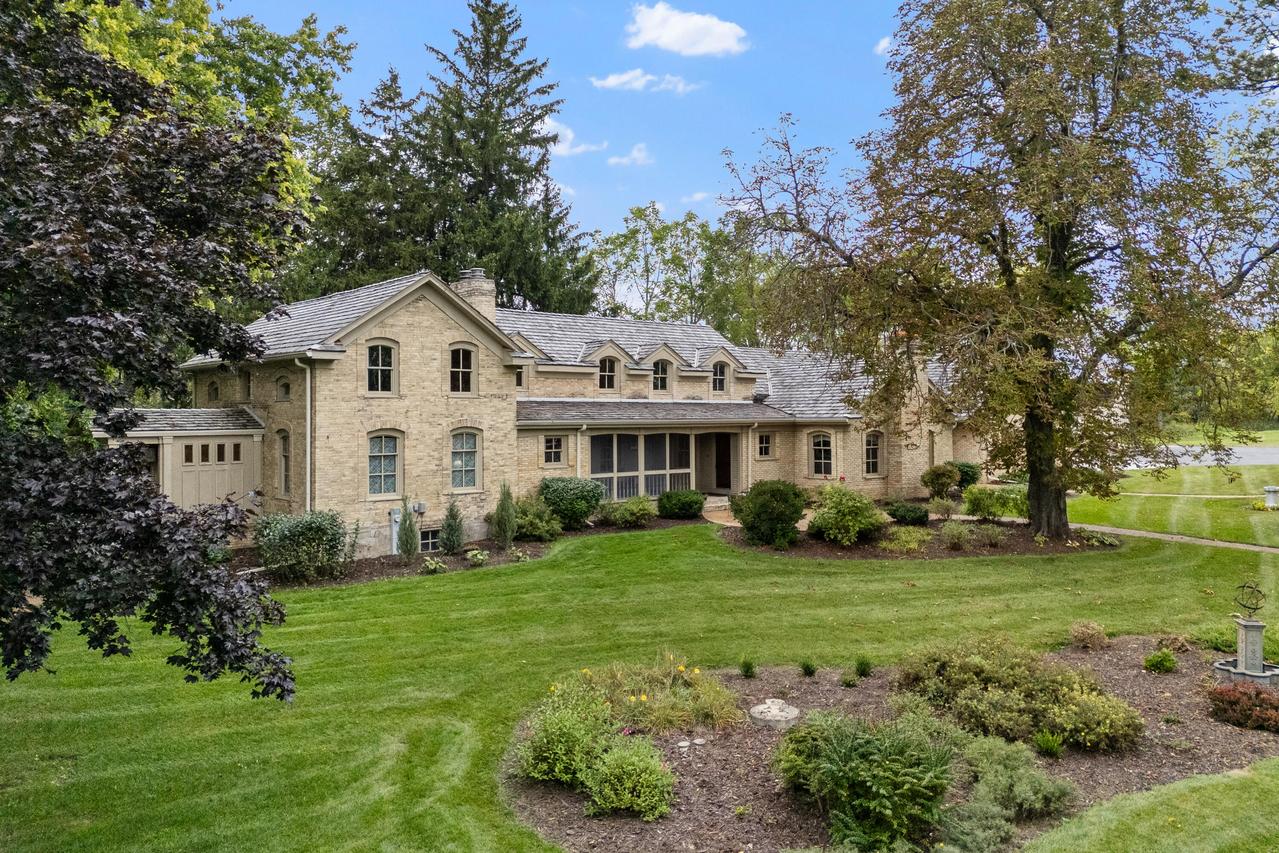 7918 Pleasant Valley, Cedarburg, WI 53080