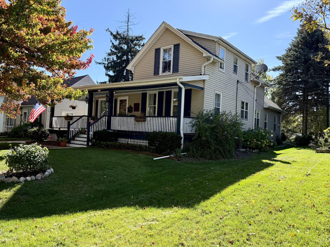 1013 W Grand Ave, Port Washington, WI 53074