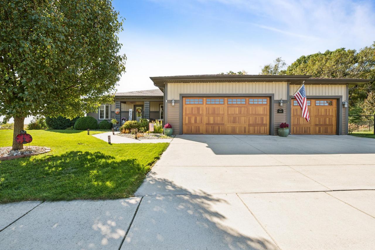 1050 Cumberland Trl, Lake Geneva, WI 53147