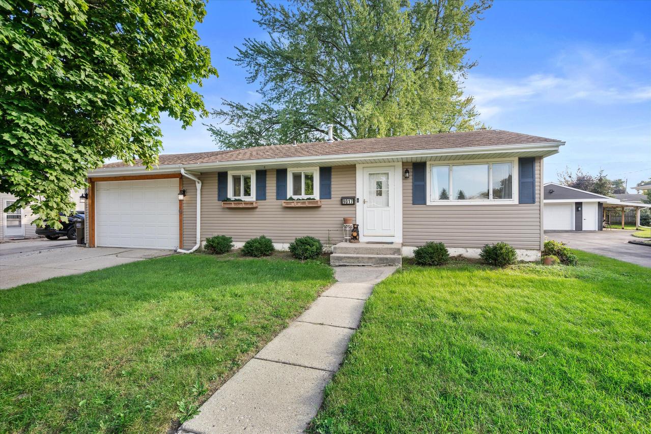 9017 Hulda Dr, Sturtevant, WI 53177