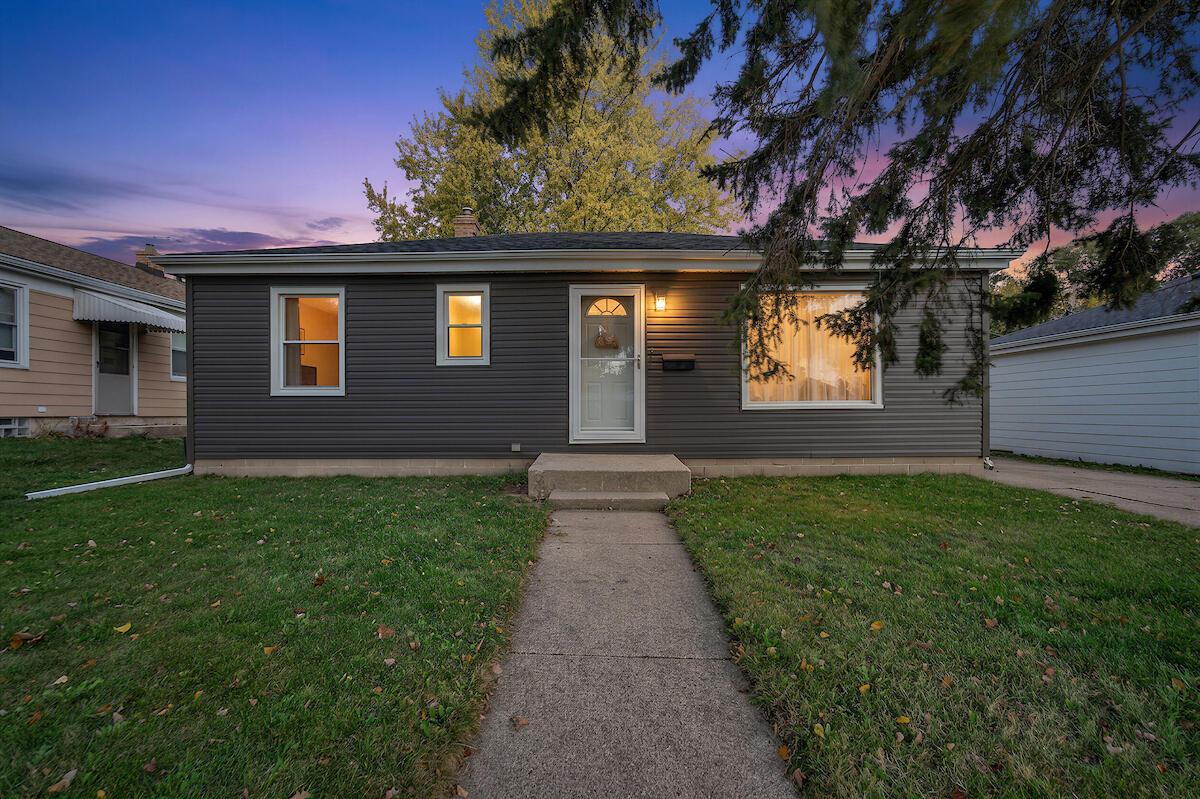 1438 Florence Ave, Racine, WI 53402