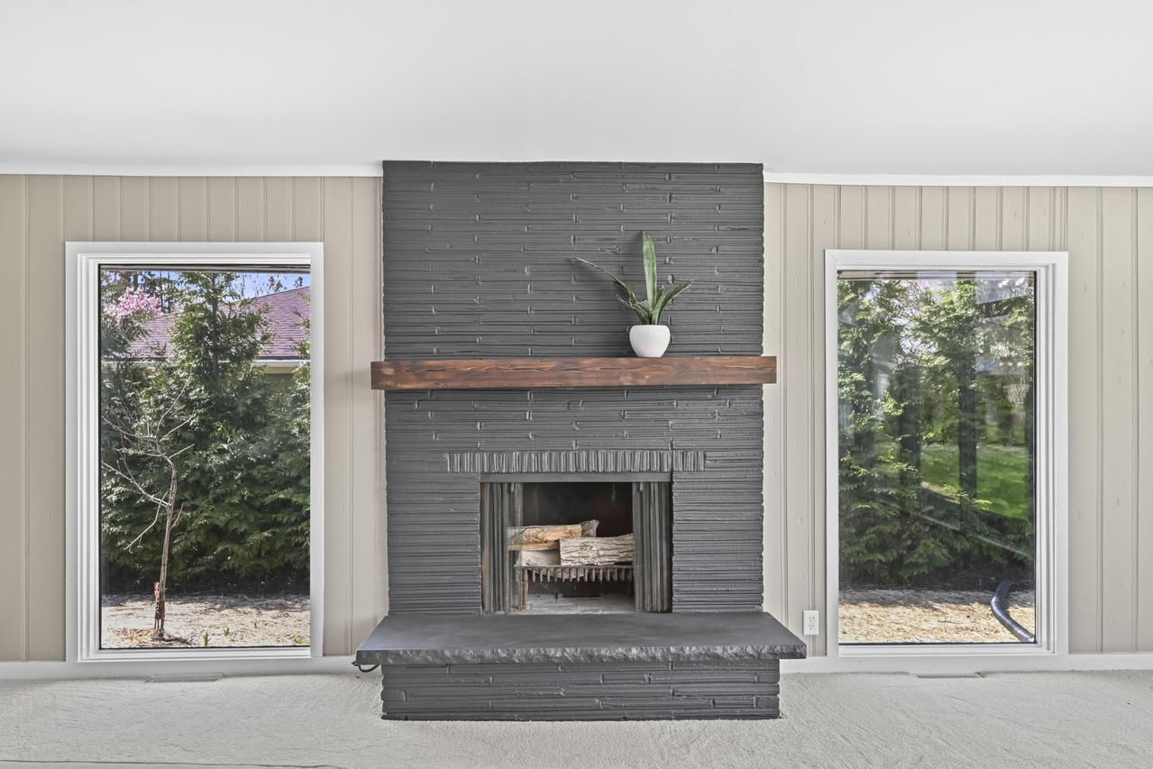 9131 N Pelham Pkwy, Bayside, WI 53217