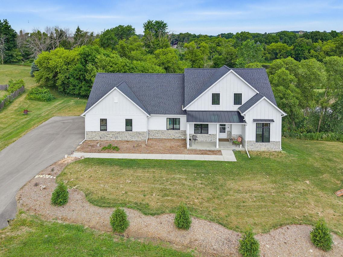 N3193 Drumlin Dr, Rubicon, WI 53059