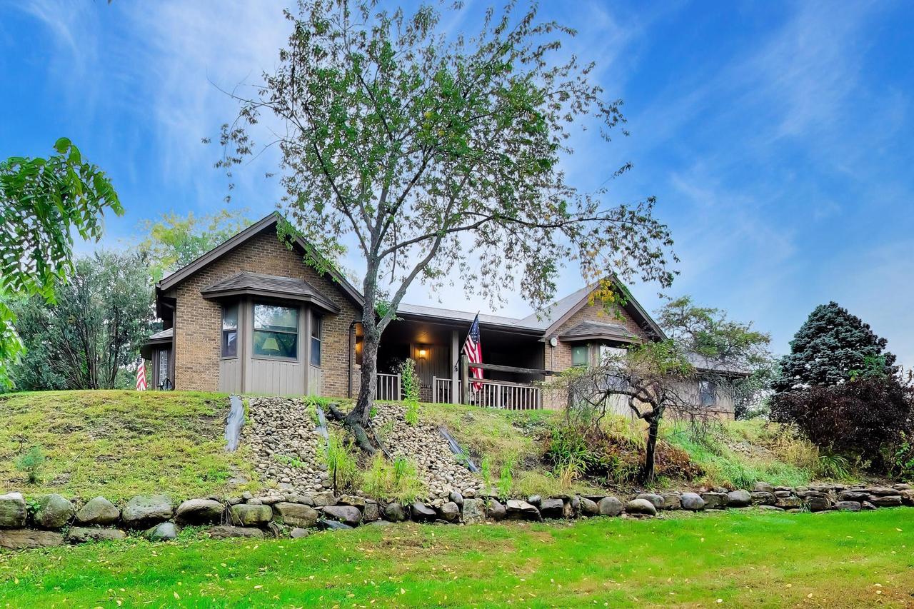 373 Church St, Burlington, WI 53105