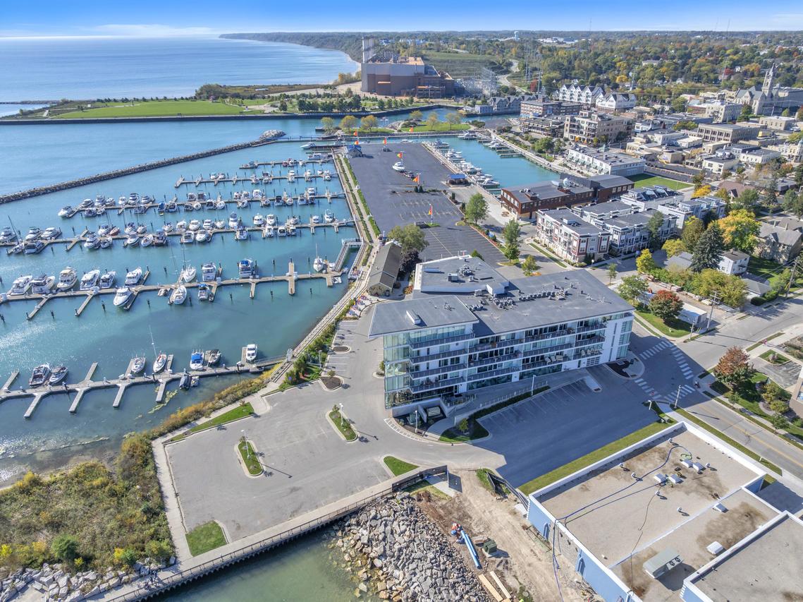 324 N Lake St #306, Port Washington, WI 53074