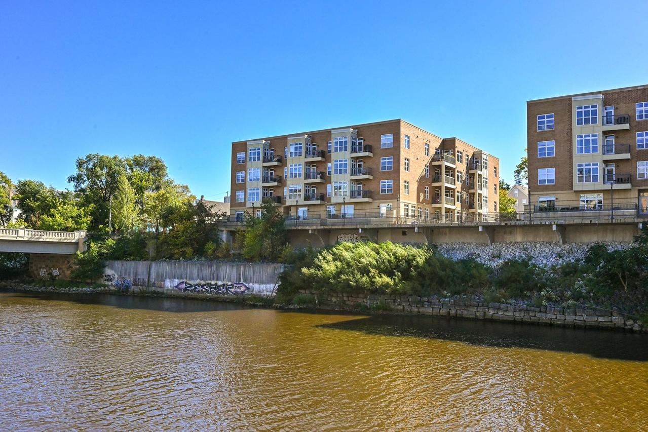 1925 N Water St #408, Milwaukee, WI 53202