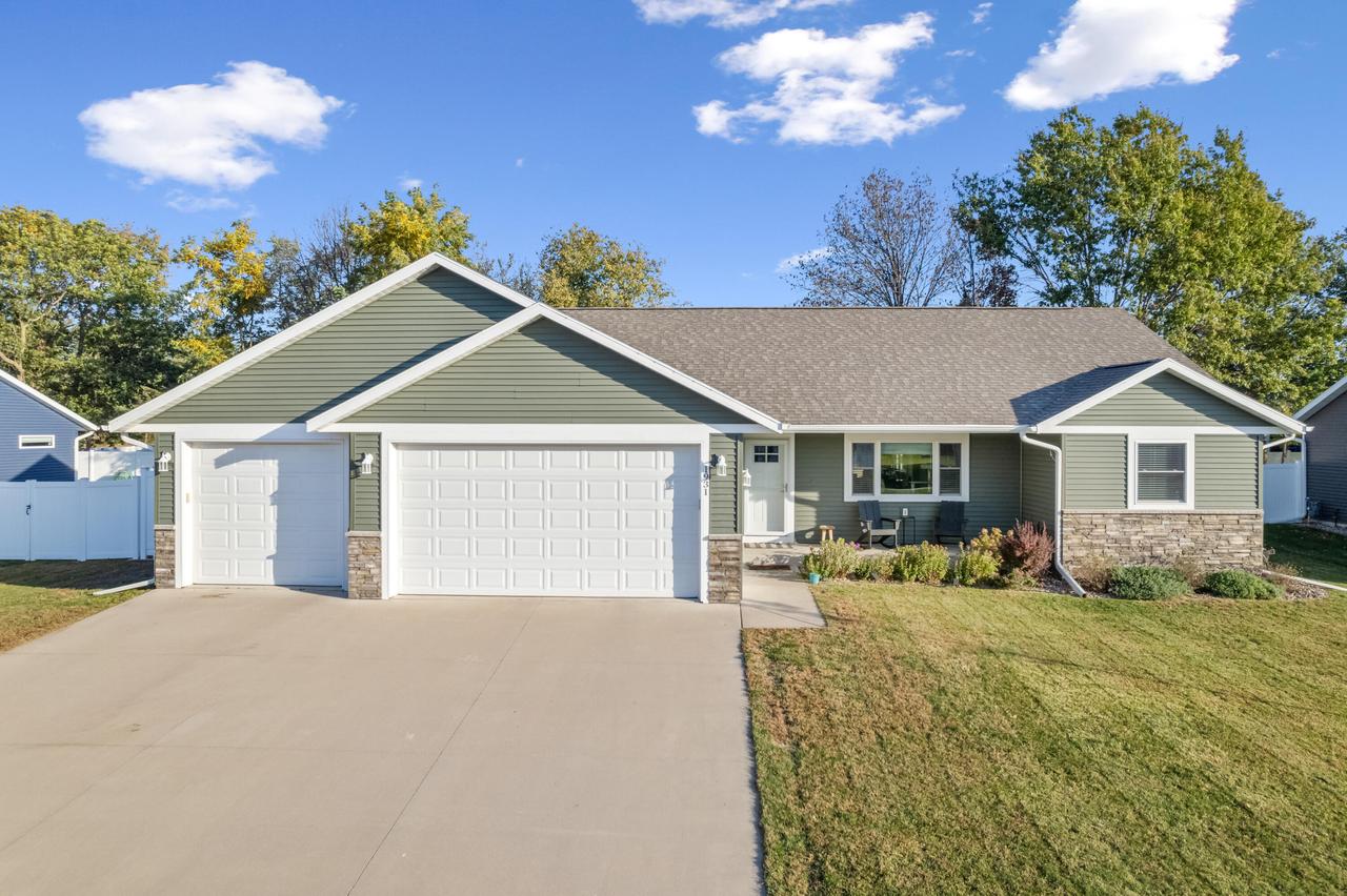 1931 Mcgilvray Way, Holmen, WI 54636