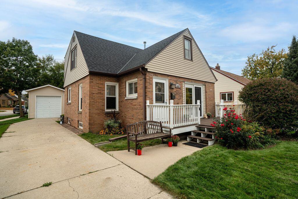 4433 S Nicholson Ave, Saint Francis, WI 53235