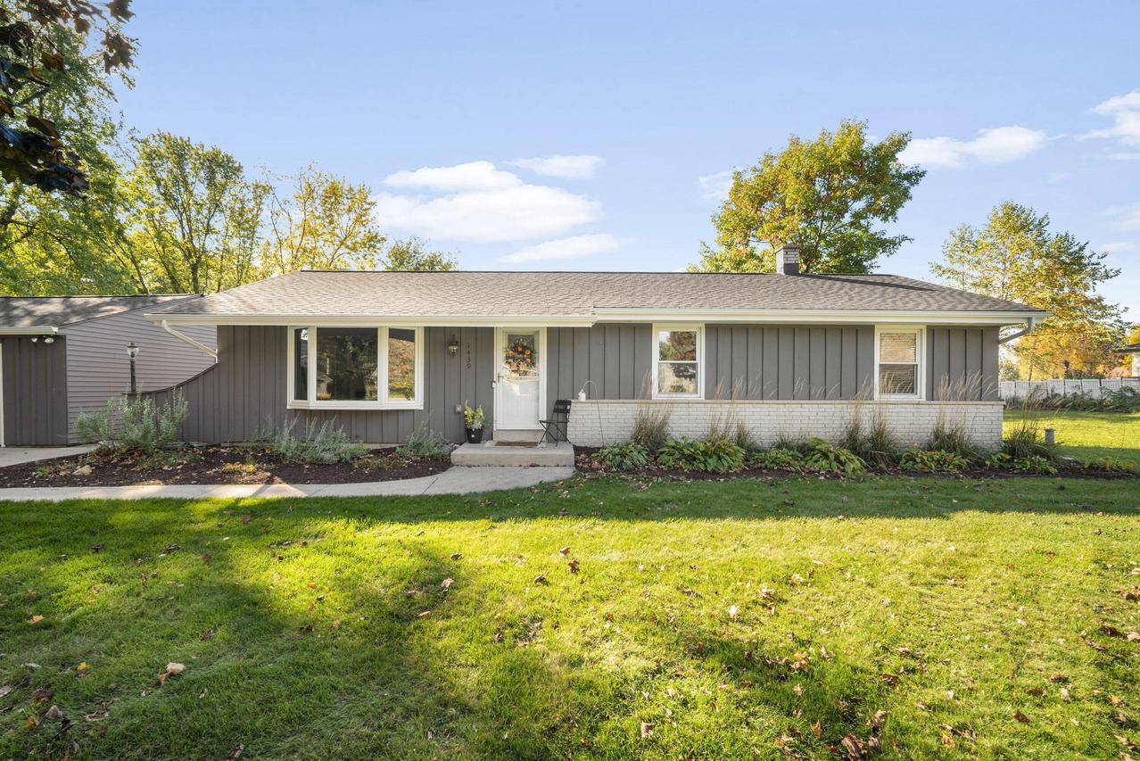 1439 Mount Ln, Richfield, WI 53033