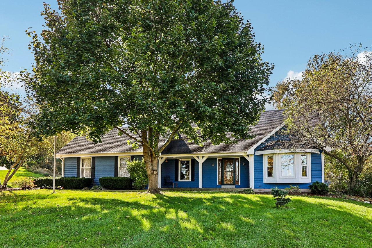 W289S3811 Wern Farm Cir, Genesee, WI 53189