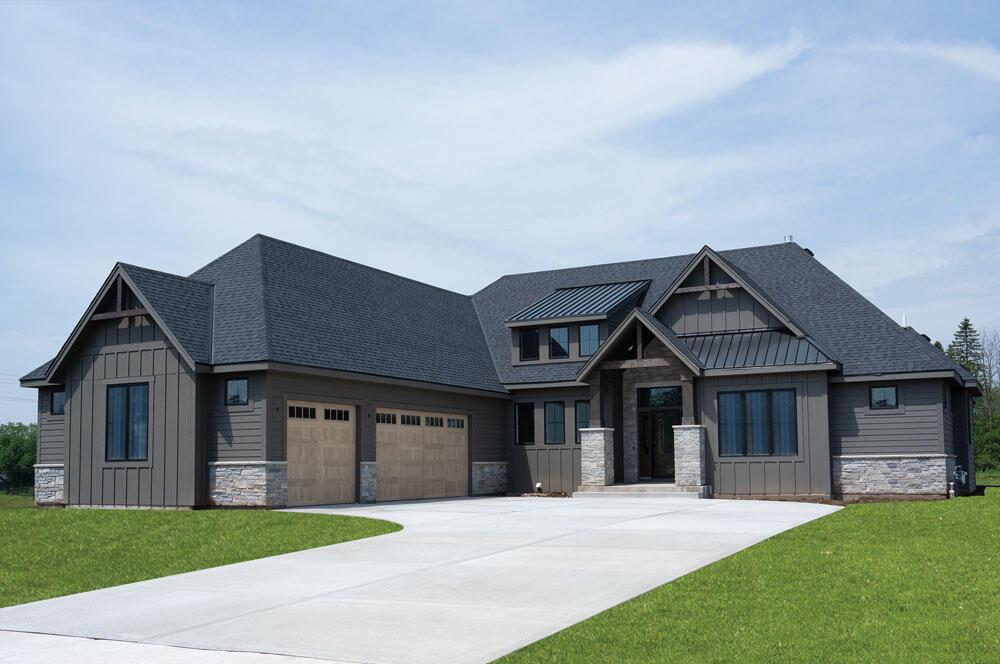 12825 N Blue Jay Ln, Mequon, WI 53097