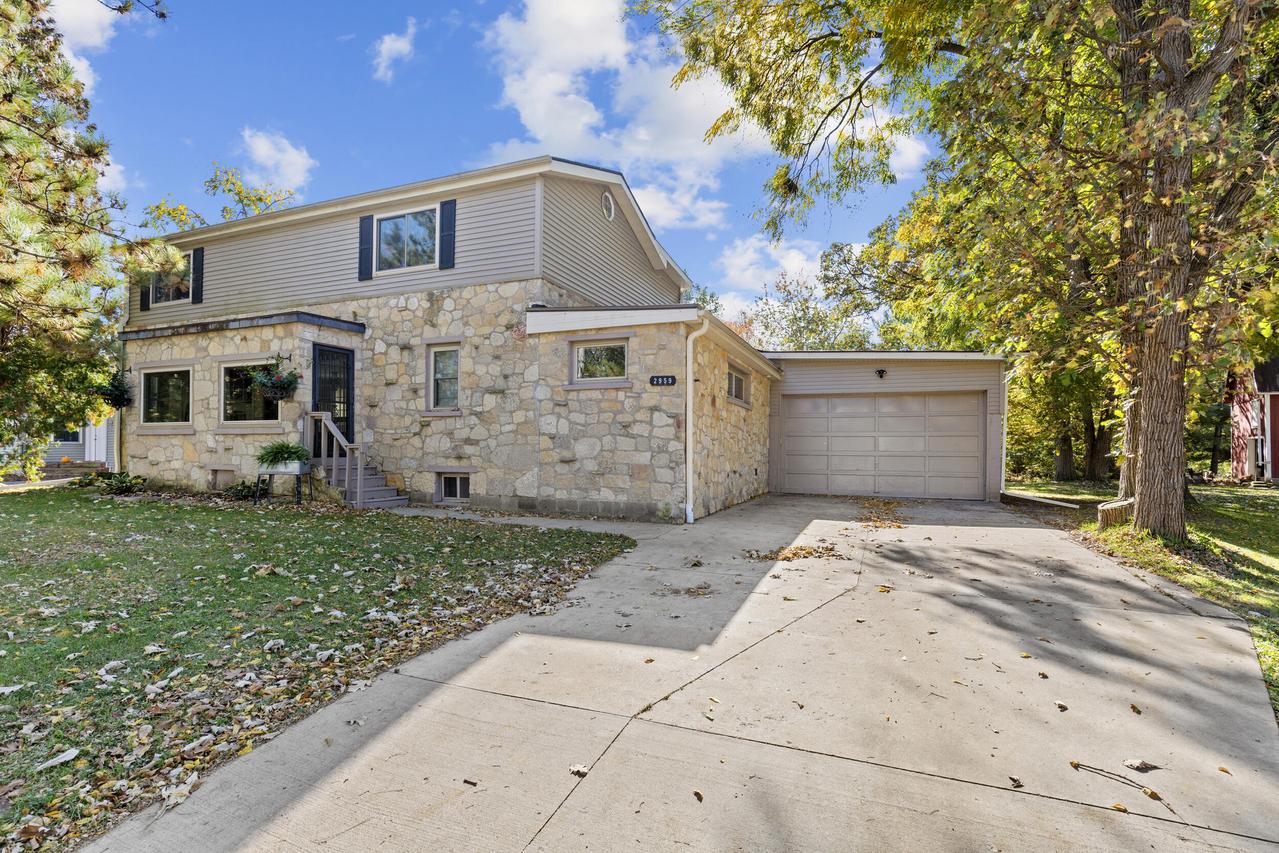 2959 North St, East Troy, WI 53120