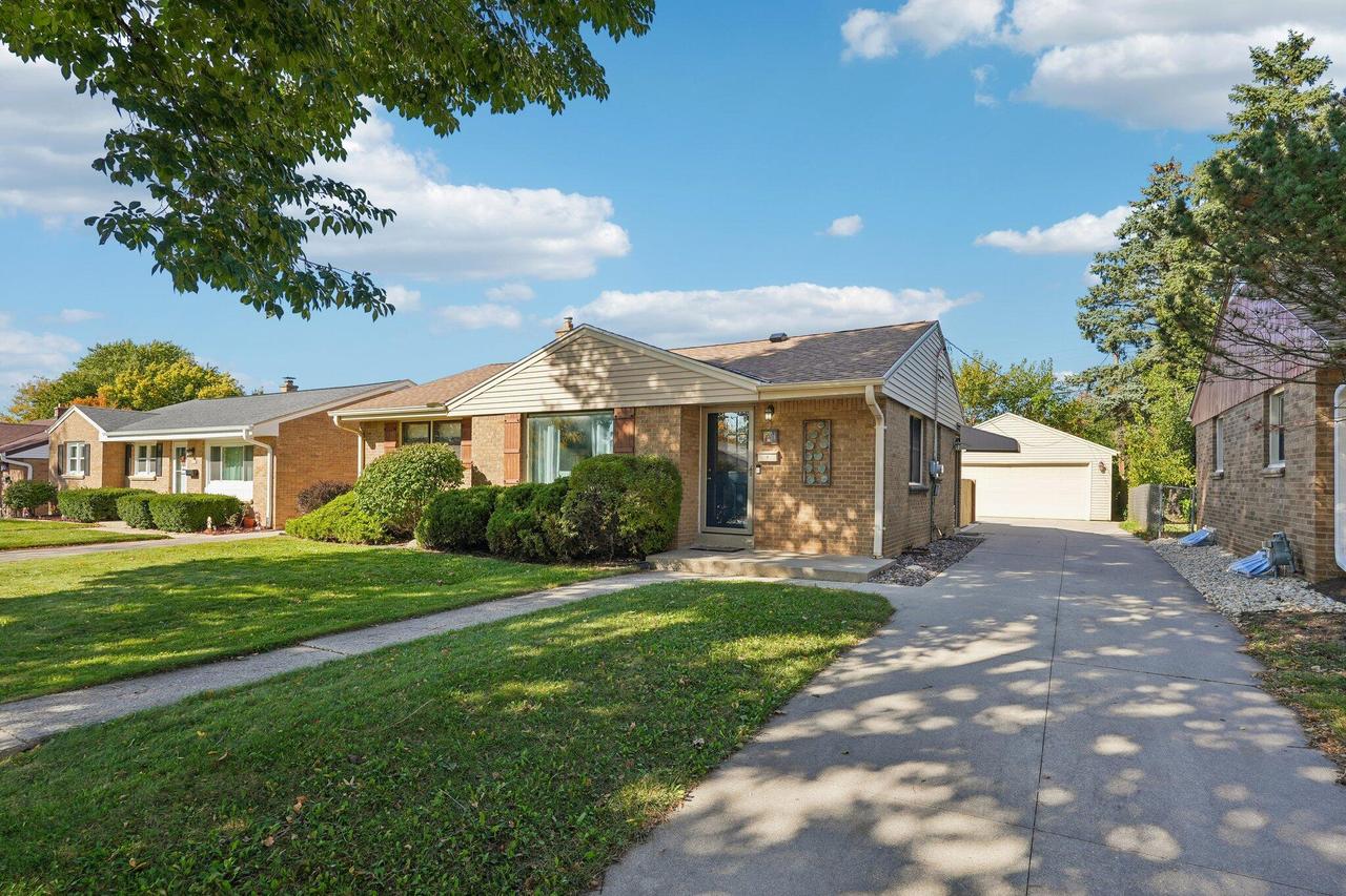 7020 W Bennett Ave, Milwaukee, WI 53219