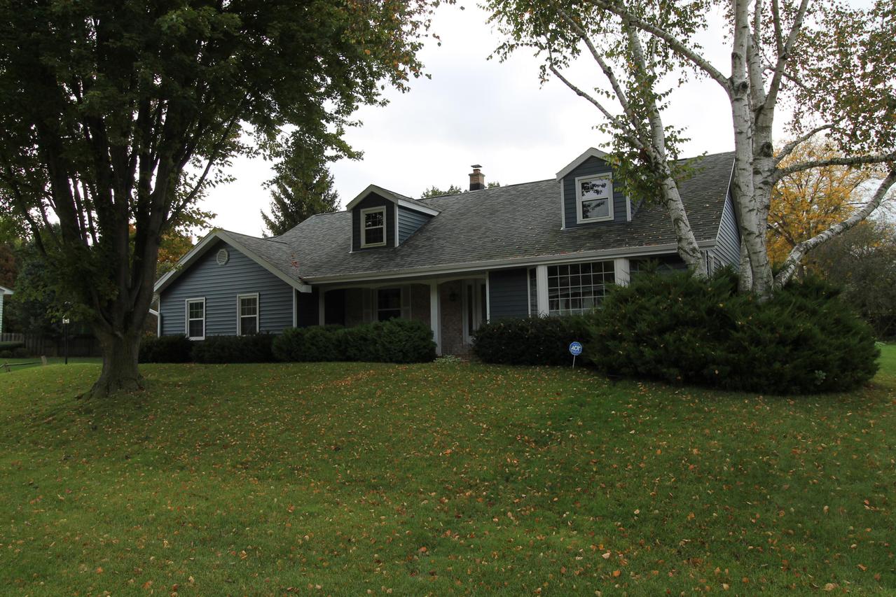 1306 Carlin Ct, Burlington, WI 53105