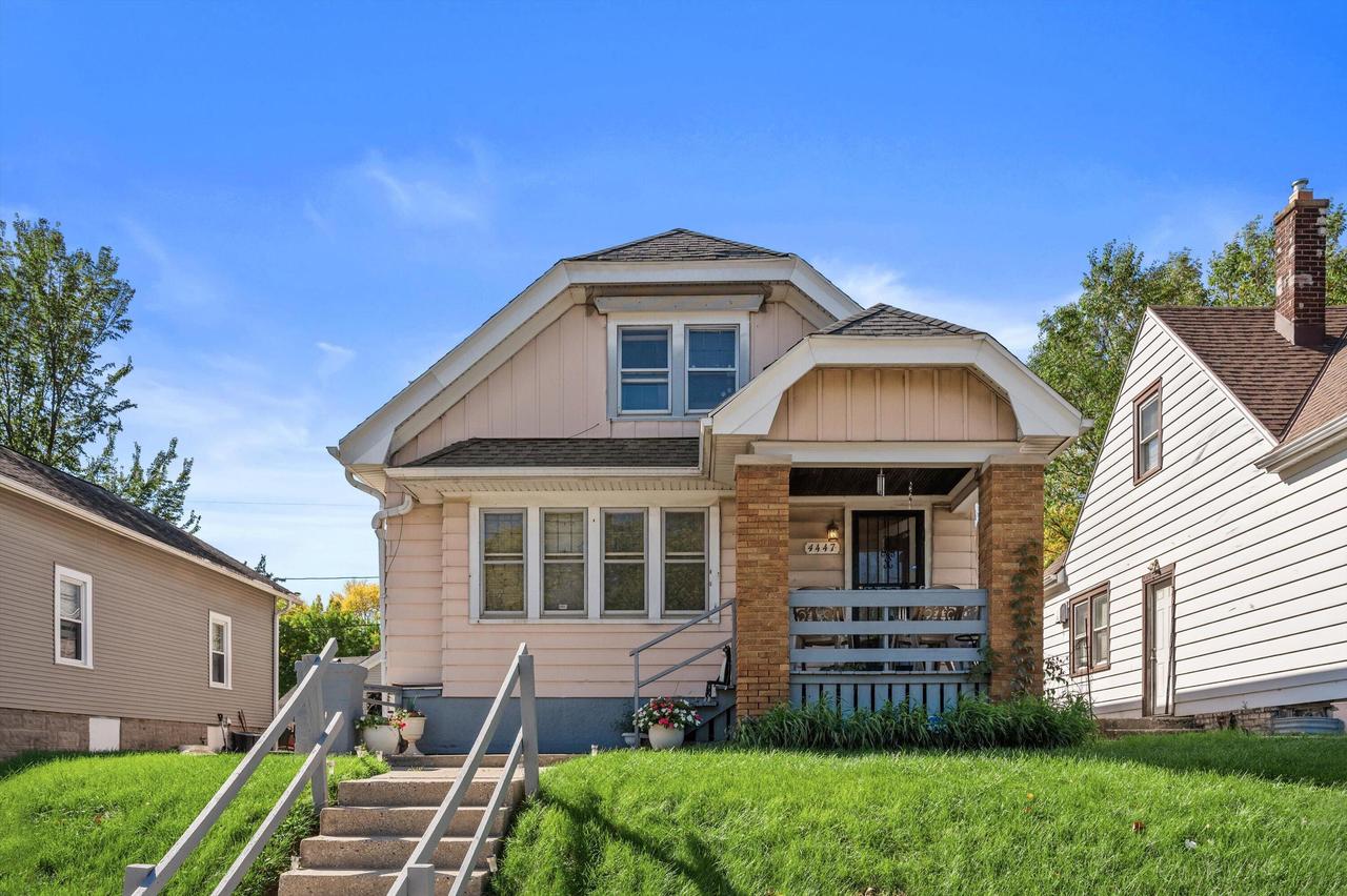 4447 N Hopkins St, Milwaukee, WI 53209