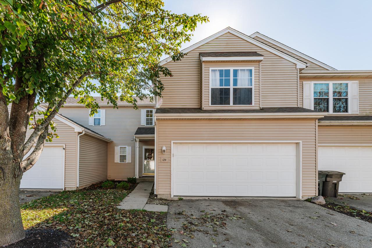 1400 Hunters Ridge #124, Genoa City, WI 53128