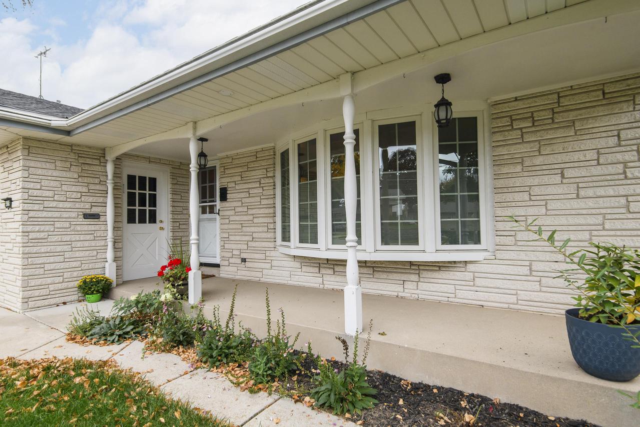 4119 S Barland Ave, Saint Francis, WI 53235