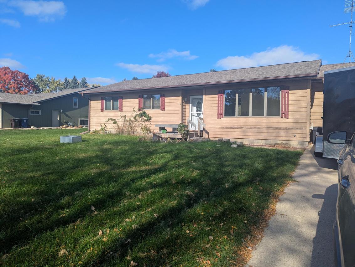 1002 S Fairway Dr, Sparta, WI 54656