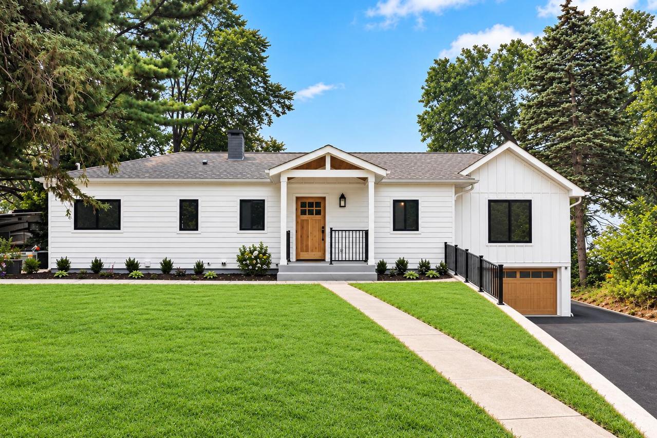 N1189 Tombeau Rd, Bloomfield, WI 53128