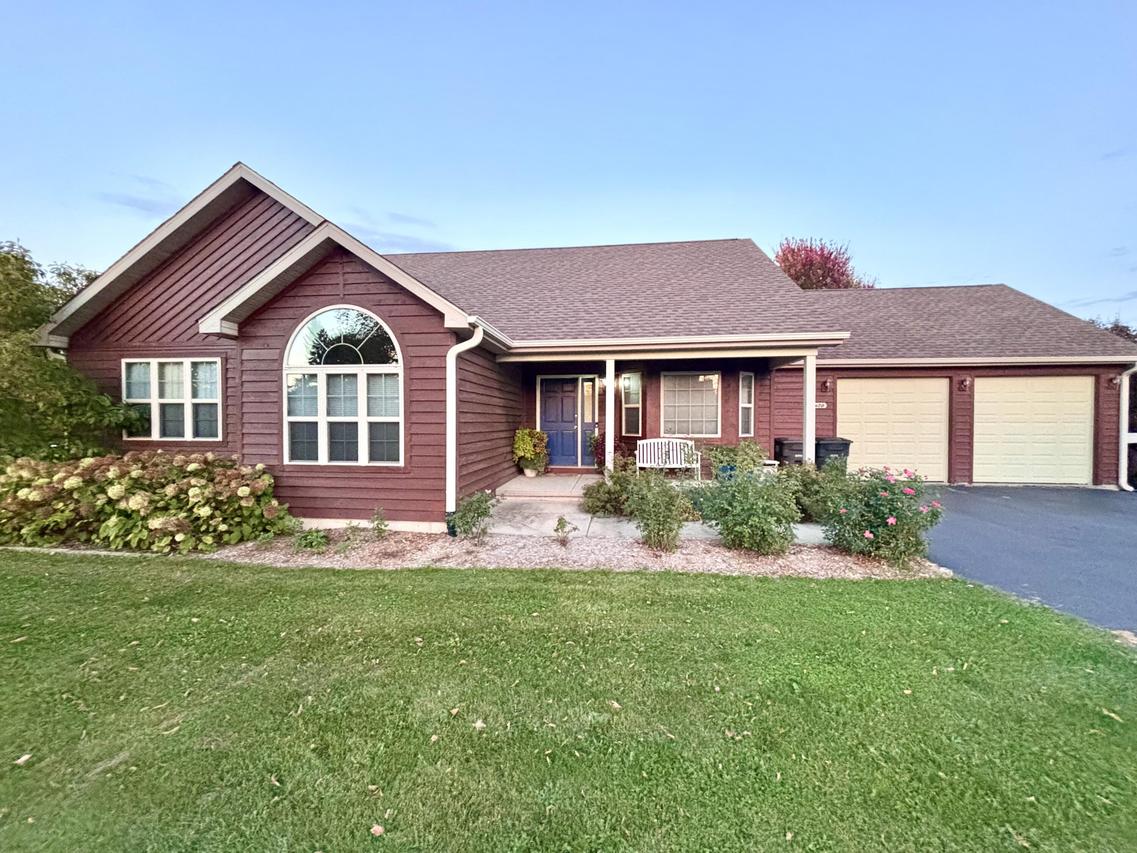 N1620 N Geneva Ave, Linn, WI 53147