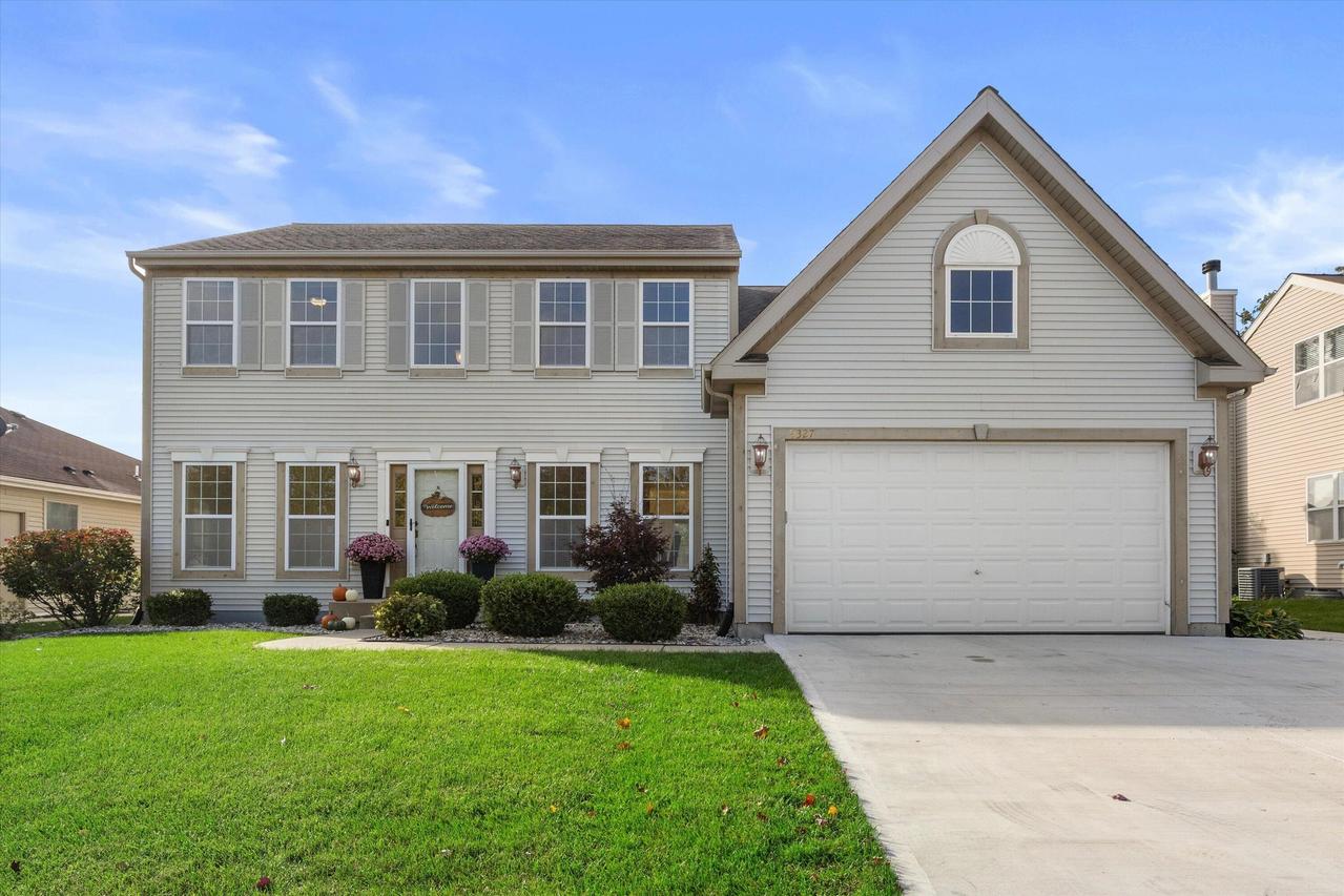 9327 66th St, Kenosha, WI 53142
