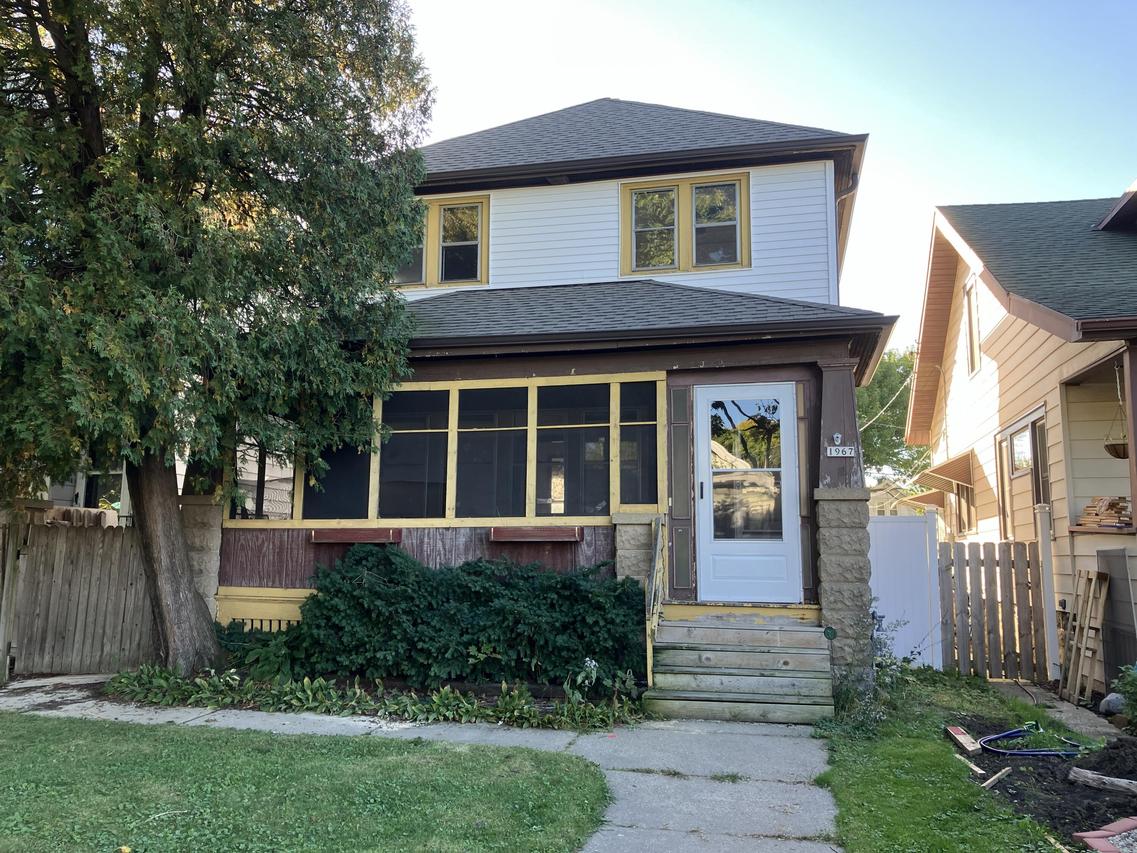 1967 S 71st St, West Allis, WI 53219