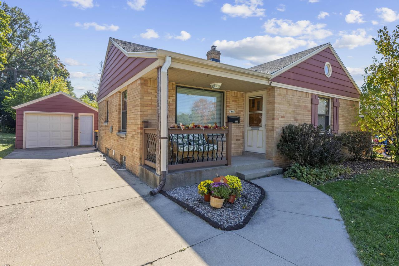 7815 W Beloit Rd, West Allis, WI 53219