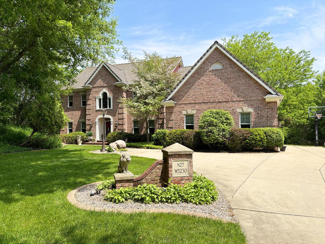N27W5230 Hamilton Rd, Cedarburg, WI 53012