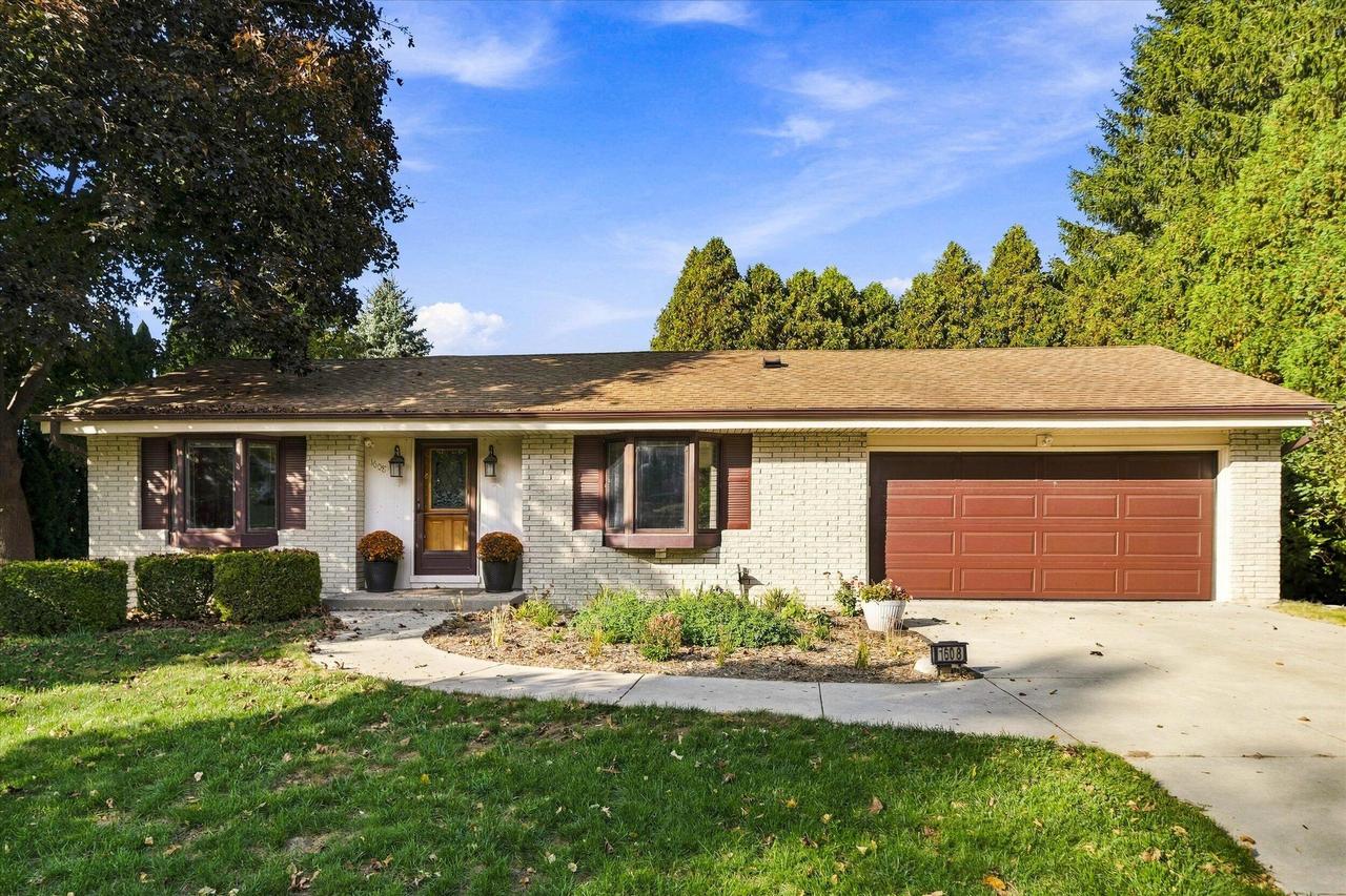 1608 Willow Ct, Grafton, WI 53024