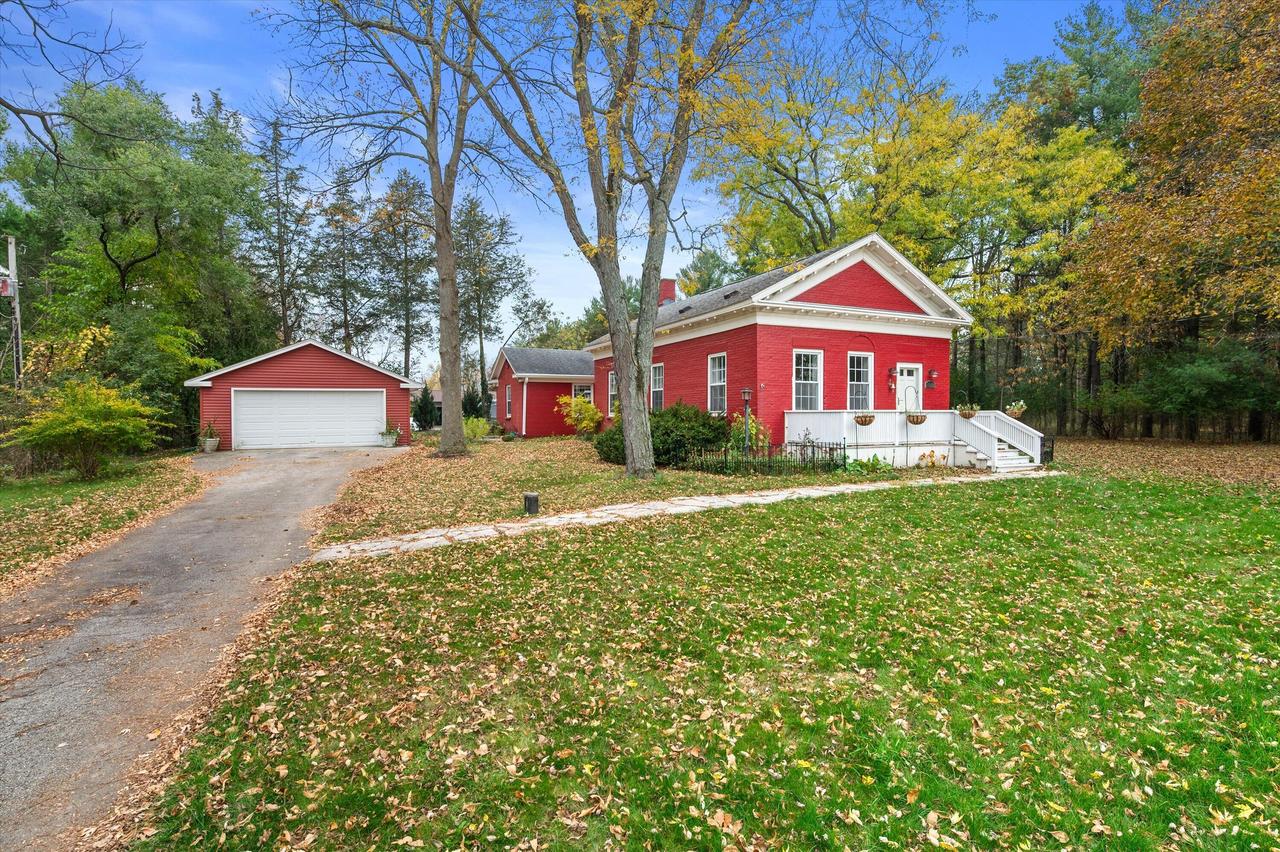 1123 S Utica Rd, Summit, WI 53066