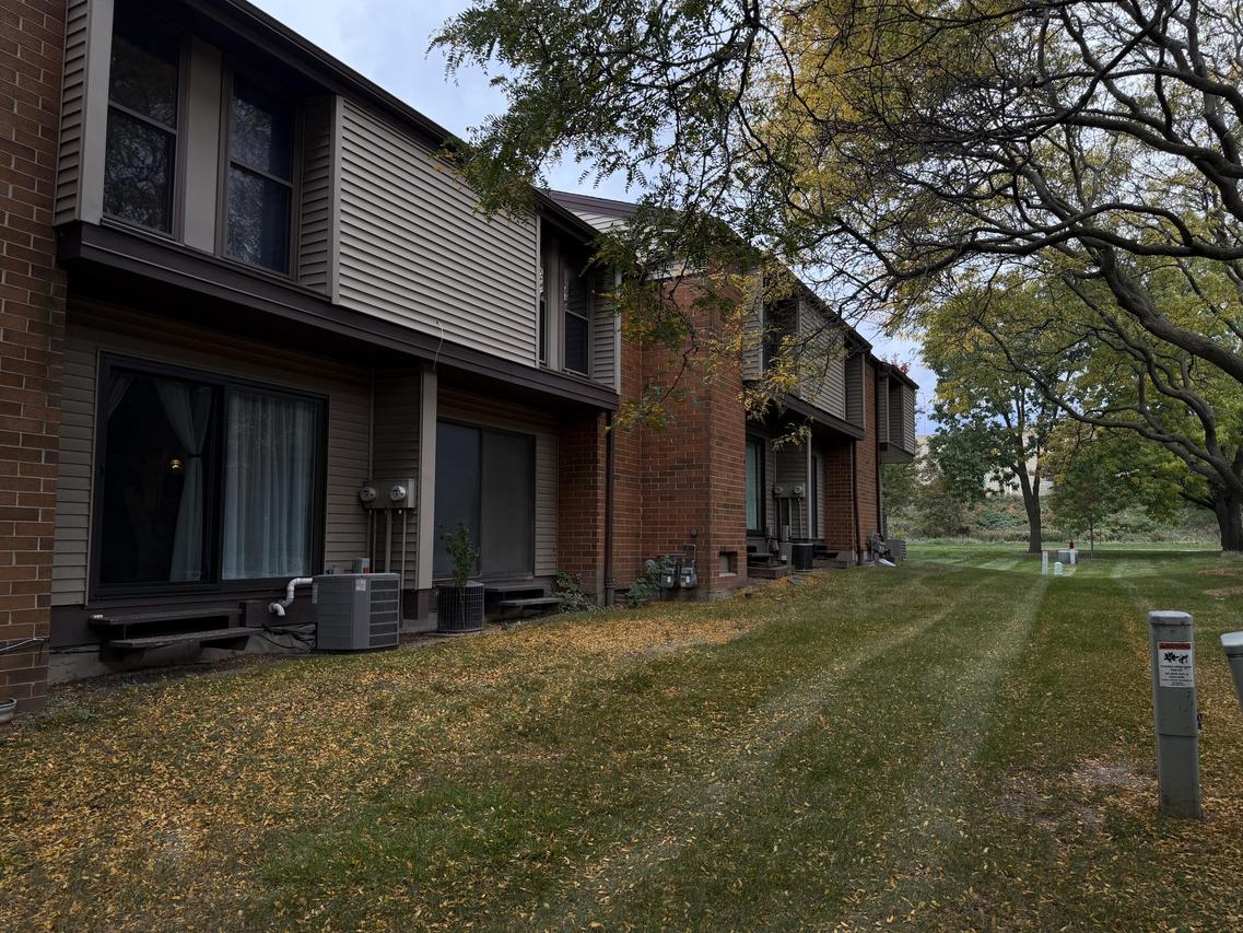 1651 W Edgerton Ave #H, Milwaukee, WI 53221