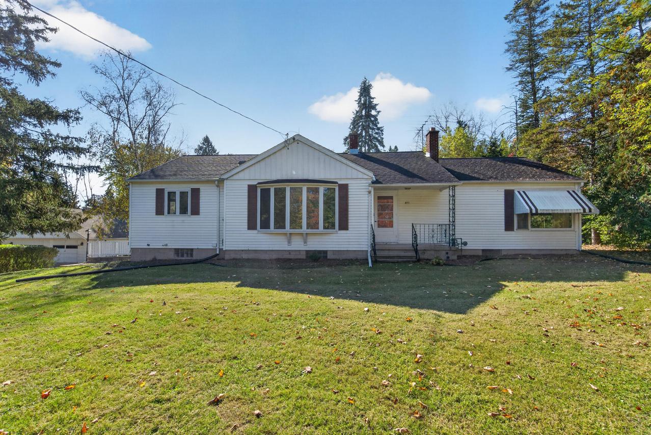 857 Riverview Dr, Trenton, WI 53095
