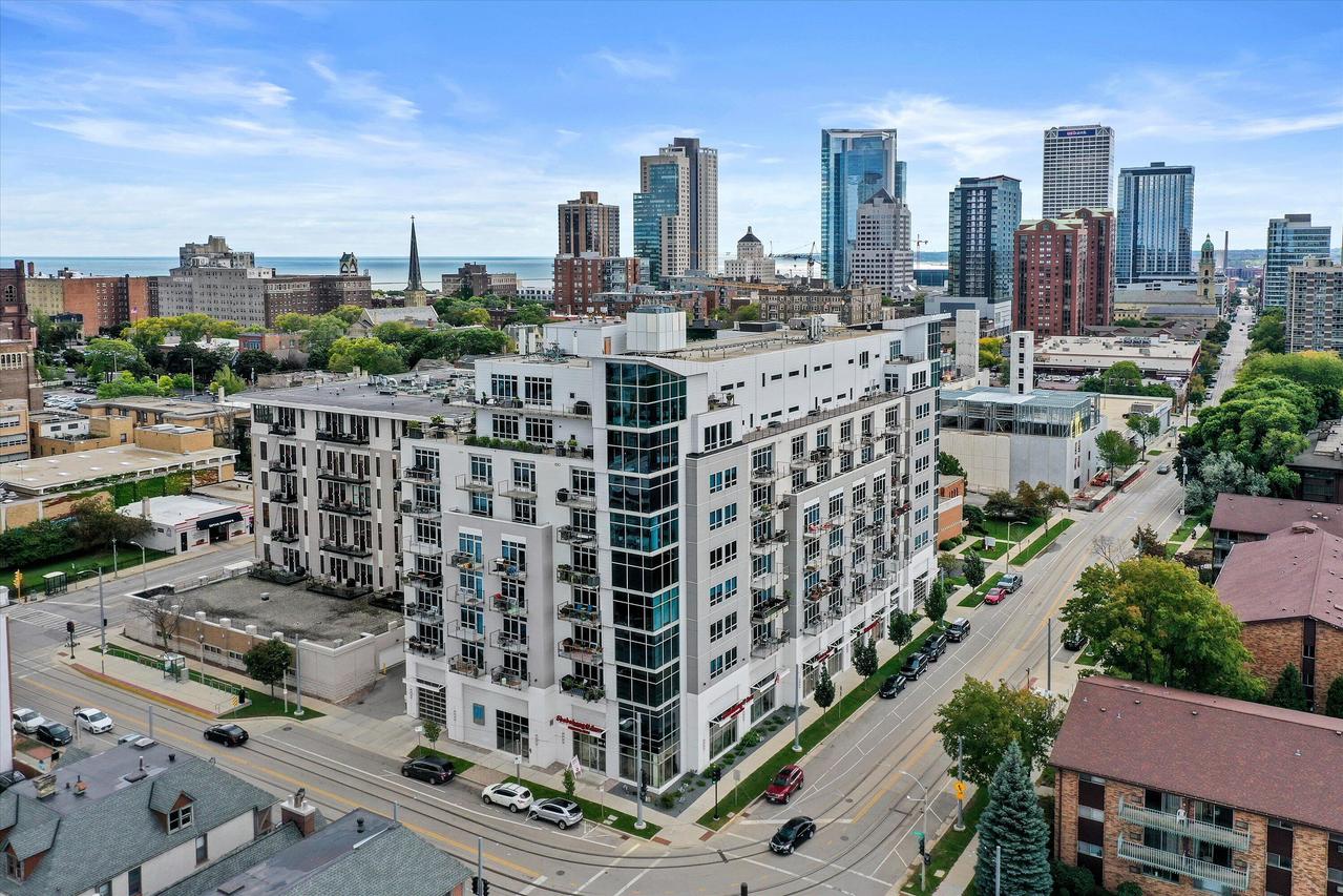 601 E Ogden Ave #607, Milwaukee, WI 53202