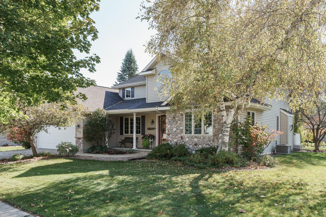 713 Willow Creek, Watertown, WI 53094