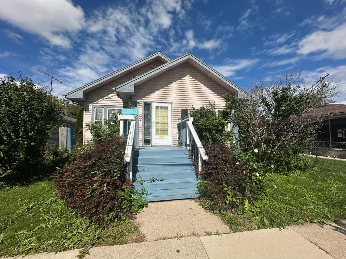 2328 21st St, Racine, WI 53403