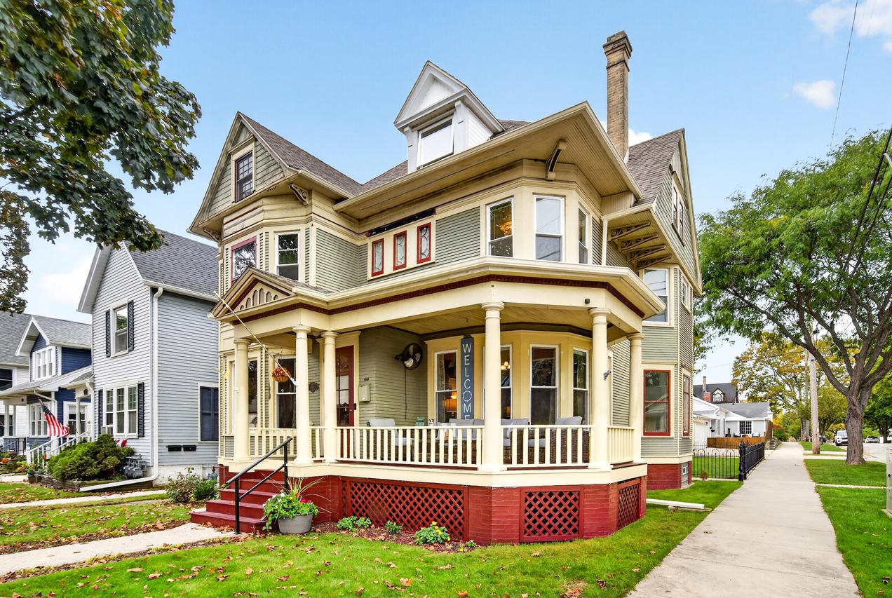 1502 S Wisconsin Ave, Racine, WI 53403