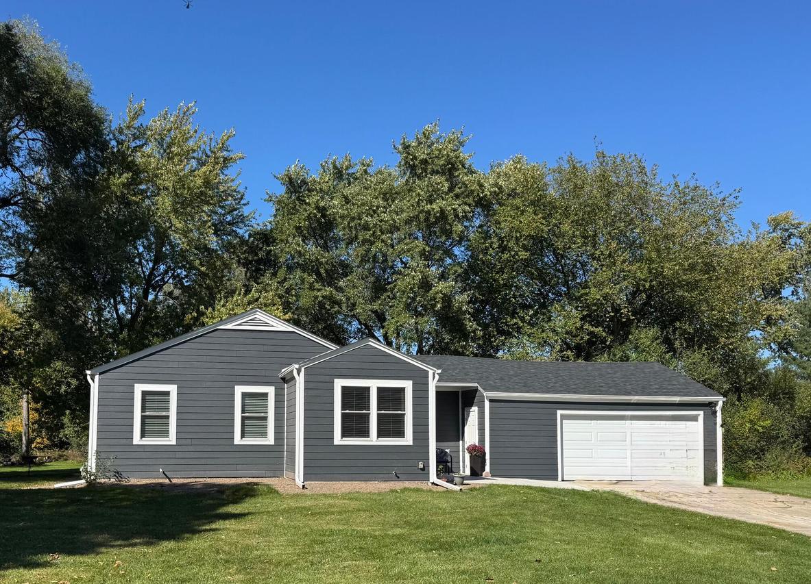 1731 S East Ln, New Berlin, WI 53146