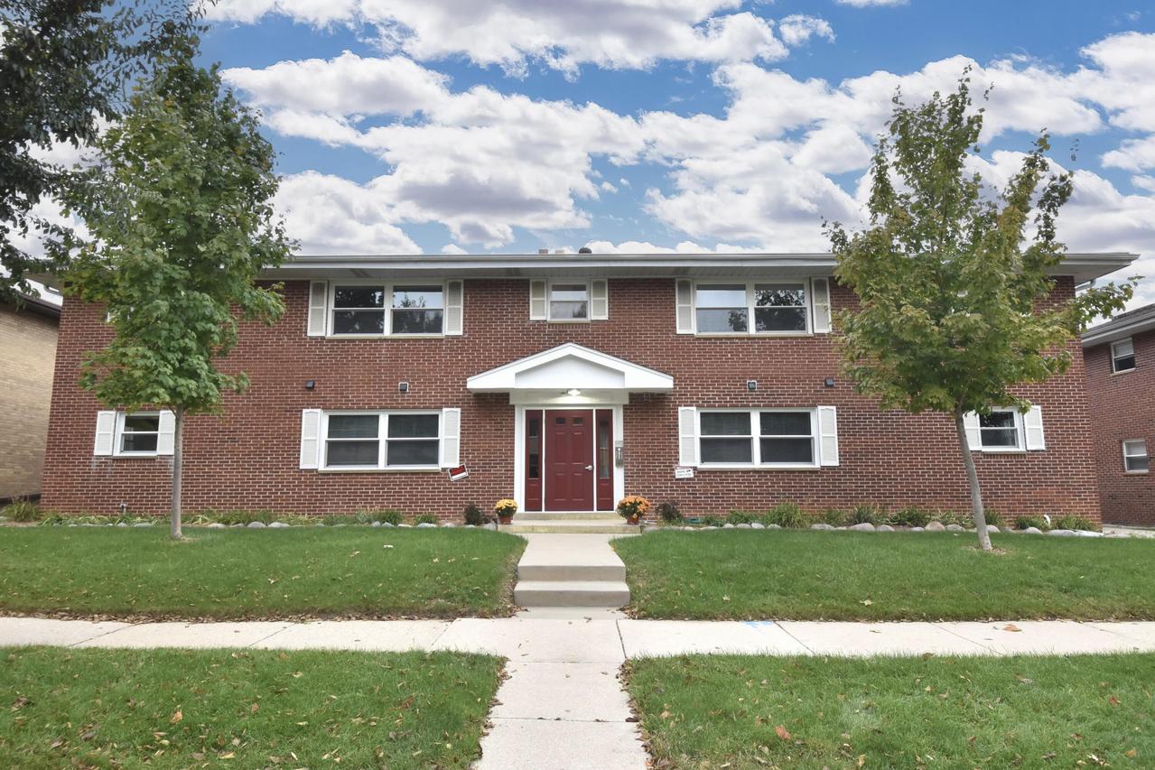 3050 W Fardale Ave, Milwaukee, WI 53221