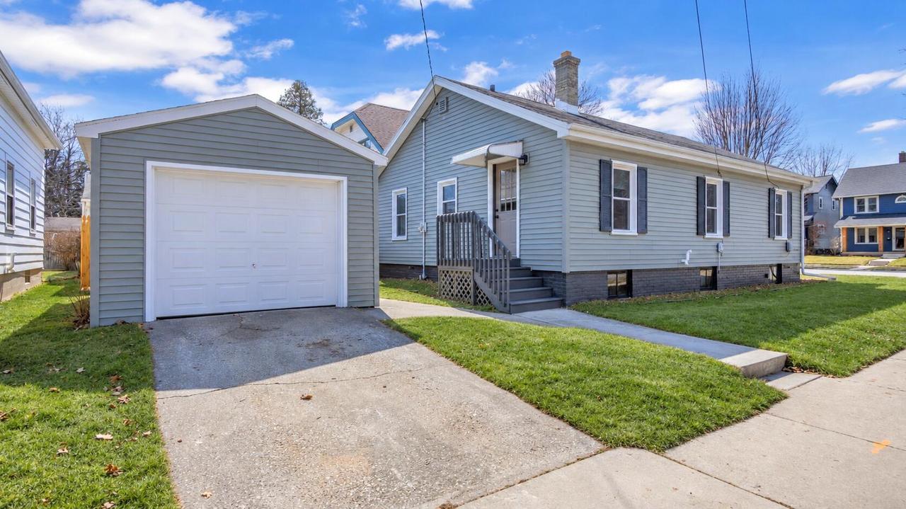 2325 N 8th St, Sheboygan, WI 53083