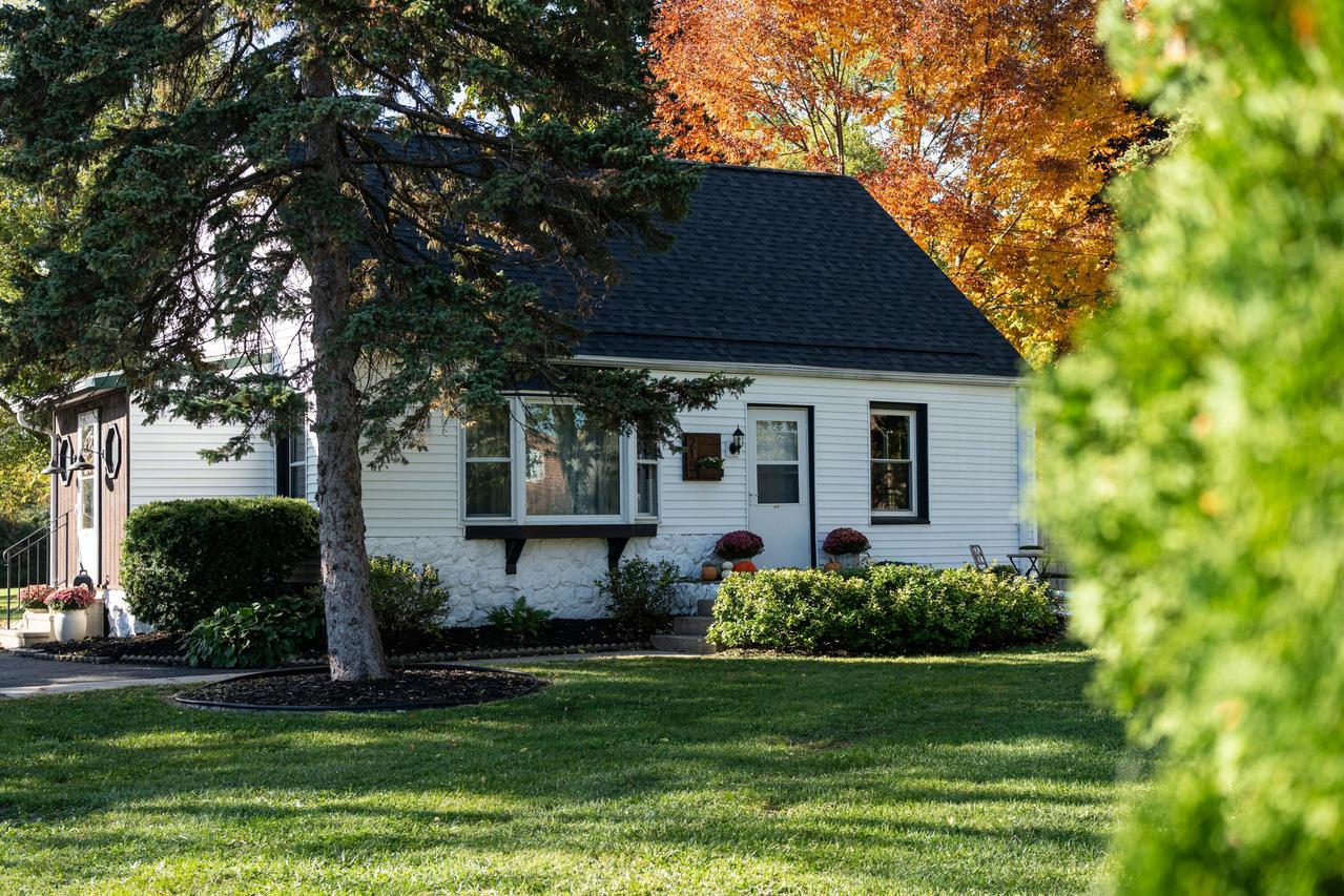 215 E Forest Hill, Oak Creek, WI 53154