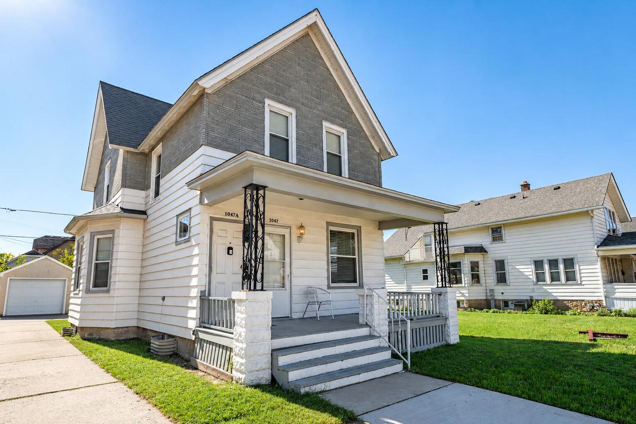 1047 W Washington St, West Bend, WI 53095