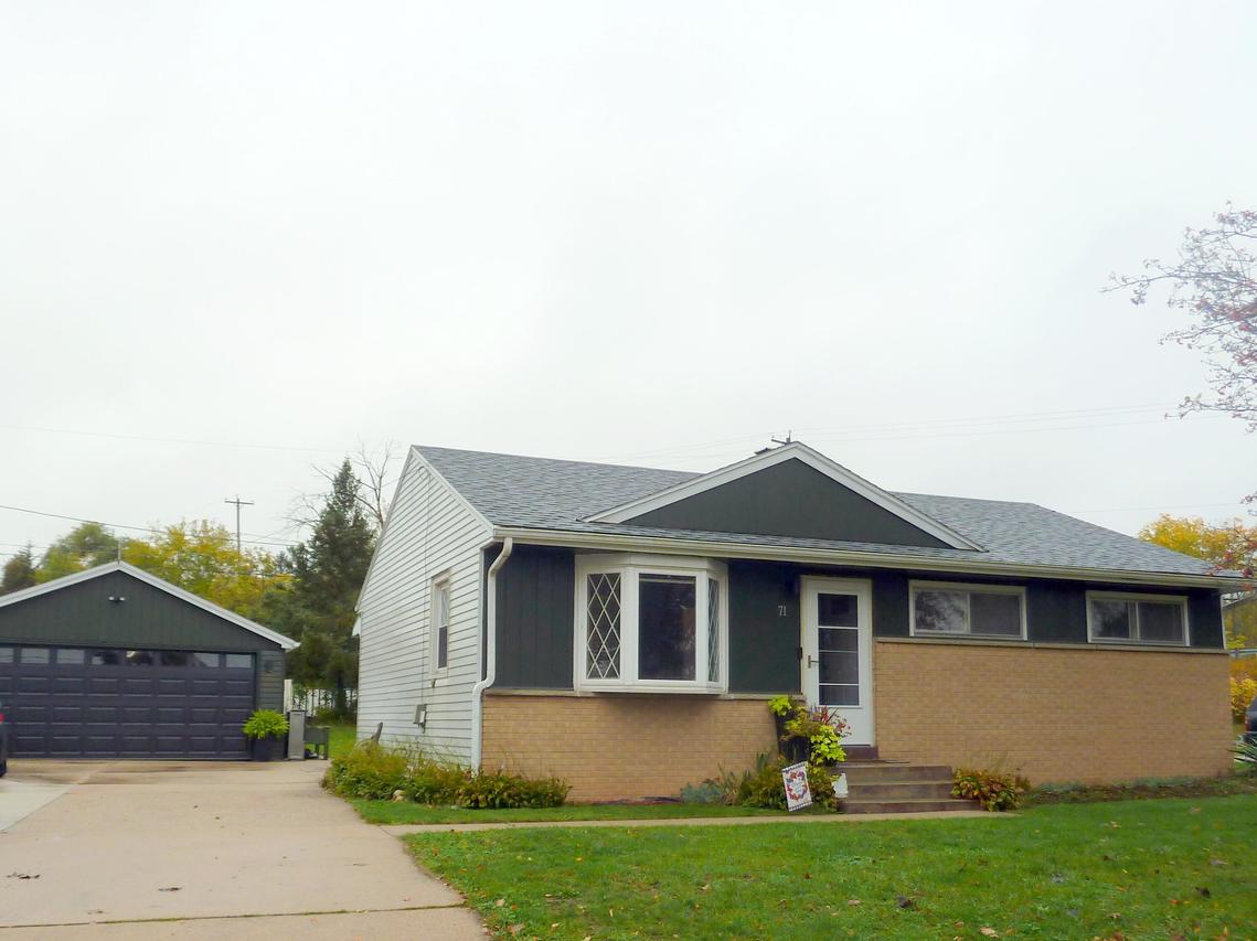 714 E Wisconsin Ave, Pewaukee, WI 53072