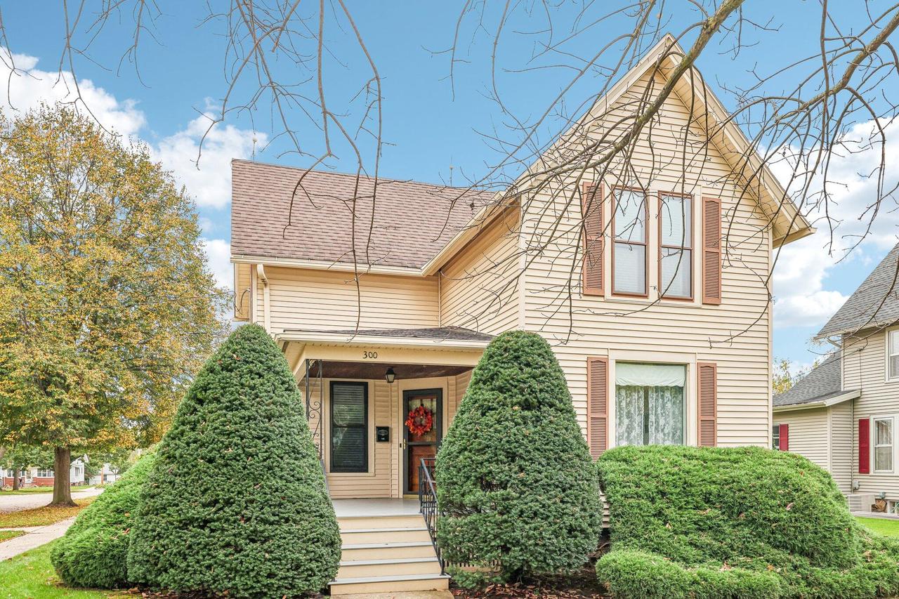 300 Edward St, Burlington, WI 53105