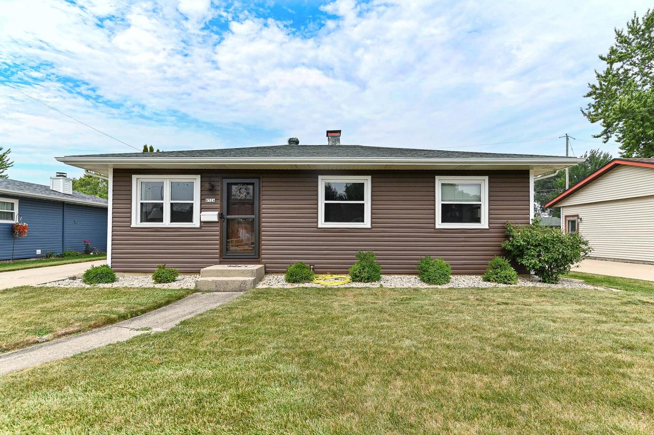 8524 19th Ave, Kenosha, WI 53143