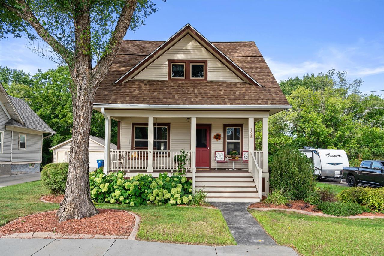 125 N Milwaukee St, Fredonia, WI 53021