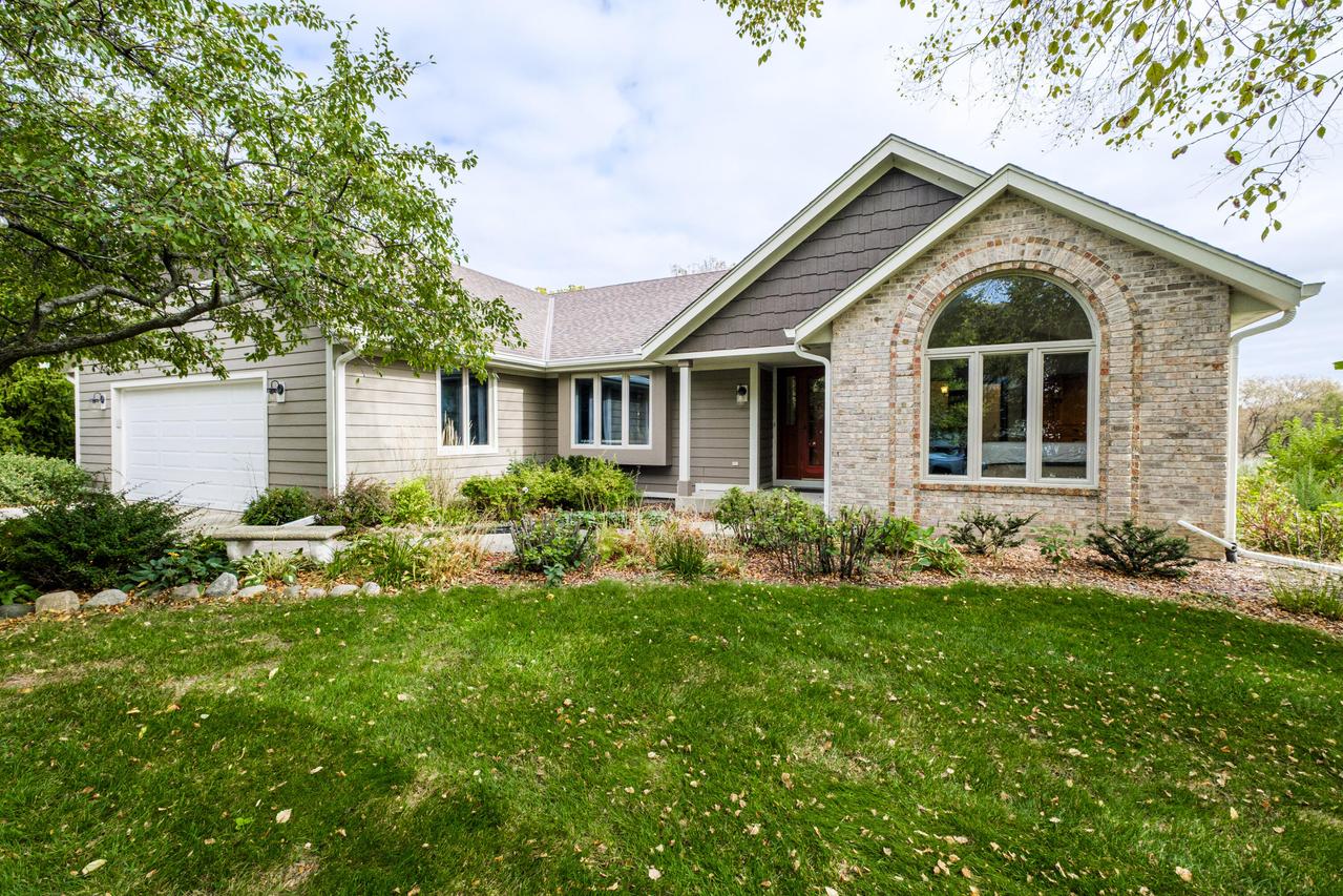 N70W23122 Homestead Ct, Sussex, WI 53089
