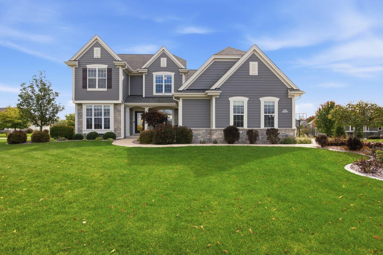 S89W12933 Bonningale Ct, Muskego, WI 53150
