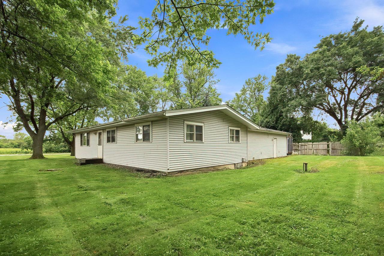 11811 304th Ave, Salem Lakes, WI 53179