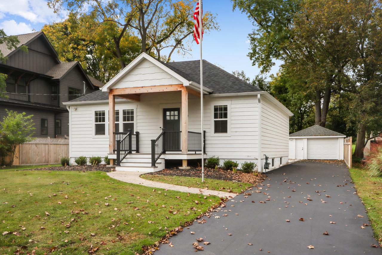 146 Elmhurst Ct, Williams Bay, WI 53191