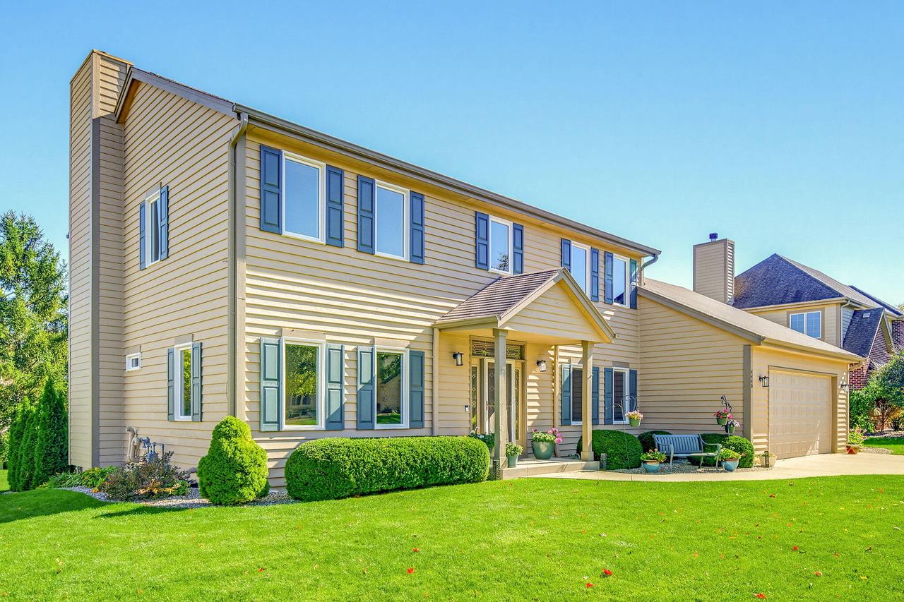 4440 S 122nd St, Greenfield, WI 53228
